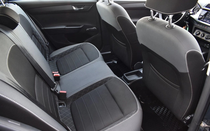 Skoda Fabia cena 36900 przebieg: 177164, rok produkcji 2019 z Poznań małe 742